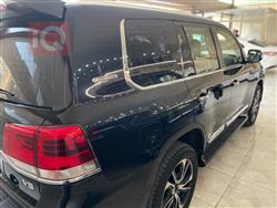 تۆیۆتا لاند کروزەر